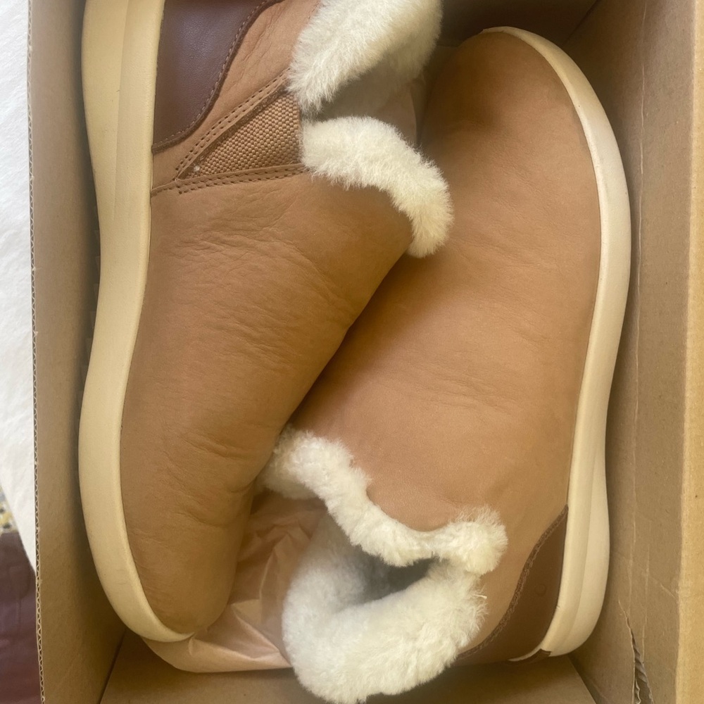 OluKai Tan and Cream Winter Boots with Plush Lining